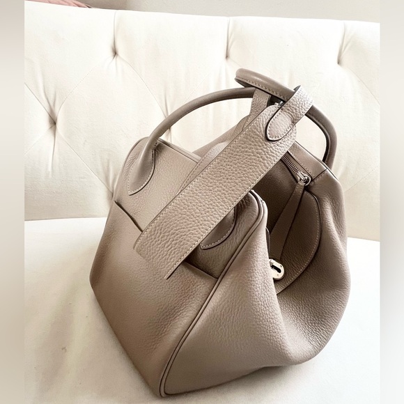 Hermes Lindy Taupe Leather Women's Bag - Picture 4 of 10